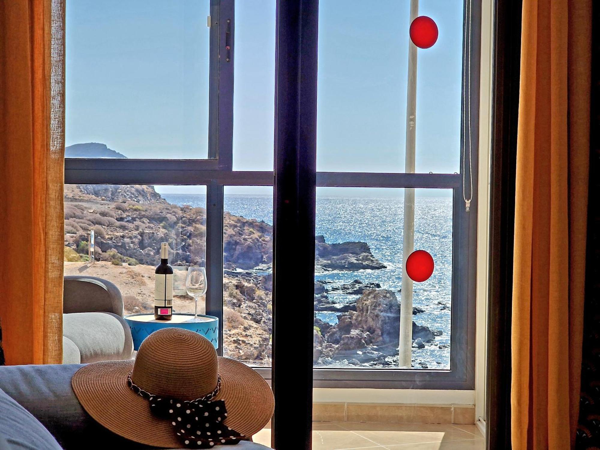 Las Rocas By The Ocean, Wifi And Sea View Los Abrigos Luaran gambar
